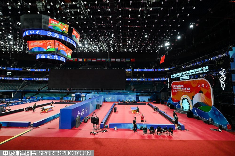 空接扣篮绝杀，雄鹿16分大逆转！字母30分10板5助，罗林斯29分8助